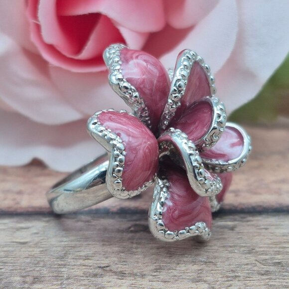 Silver Tone & Pink Enamel Large Statement Flower Ring Size 7 Fashion Cocktail - Picture 3 of 8